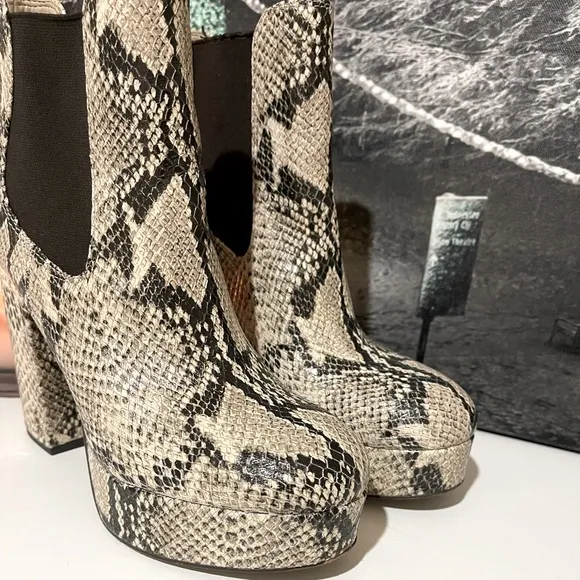 Sam Edelman Abella Platform Chelsea Style Python Snakeskin Boots