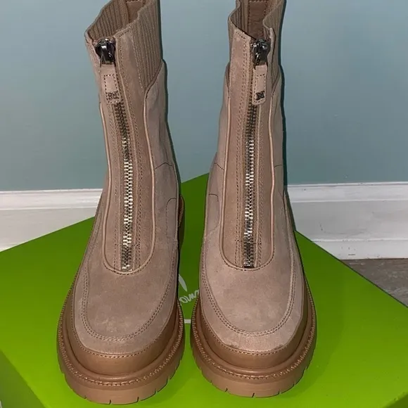 Sam Edelman Boots Size 8 Zips up Front Suede Brand New in Box
