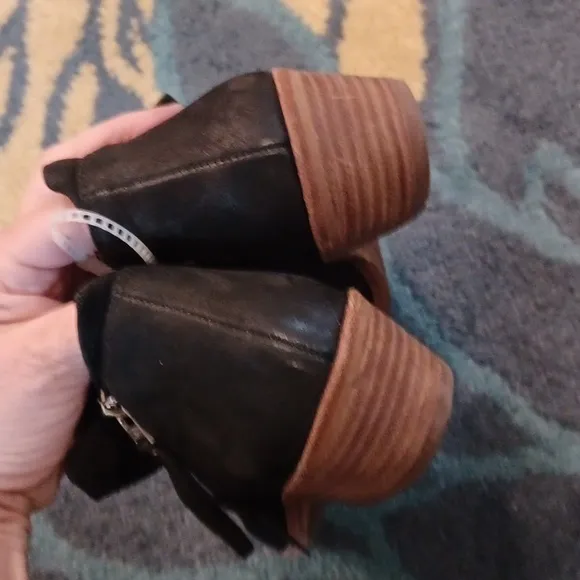 SAM EDELMAN Distressed Leather Dual Zipper Black Ankle Boots Size 6 NEW