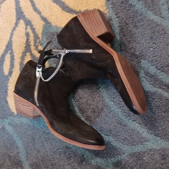 SAM EDELMAN Distressed Leather Dual Zipper Black Ankle Boots Size 6 NEW