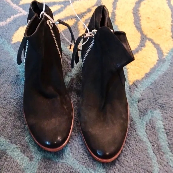 SAM EDELMAN Distressed Leather Dual Zipper Black Ankle Boots Size 6 NEW