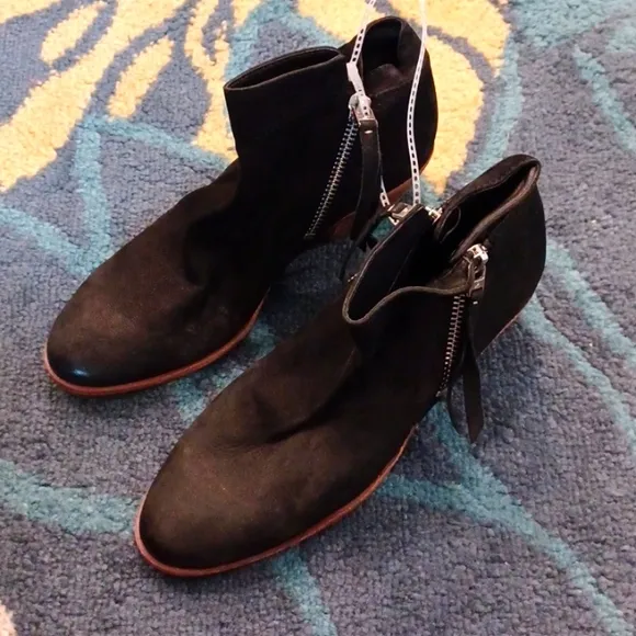 SAM EDELMAN Distressed Leather Dual Zipper Black Ankle Boots Size 6 NEW