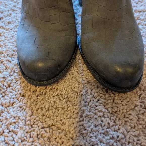 Sam Edelman Gray Suede Reyes Boot size 9