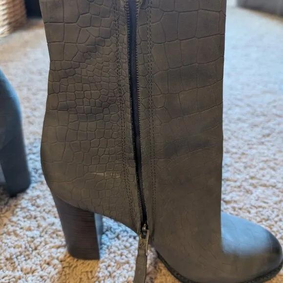 Sam Edelman Gray Suede Reyes Boot size 9