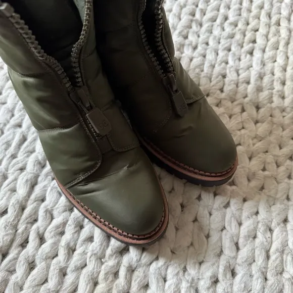 Sam Edelman Jalissa Puffer Boots, size 6.5