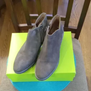 Sam Edelman women's ankle boots-NEW