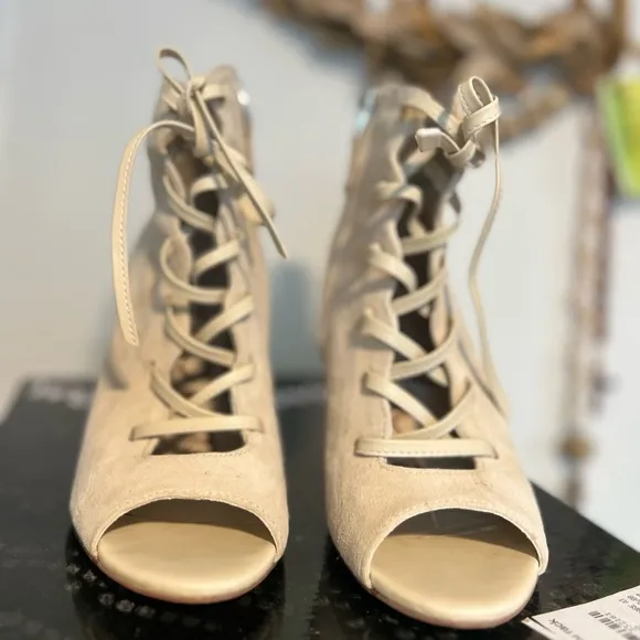 Sam Edelman Yvie Nude Suede Bootie Side Zip Open Toe Ankle Boots size 8 women’s