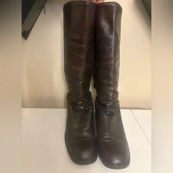Santana Canada Waterproof Tall Boots Knee High Brown Leather Women’s Size 10