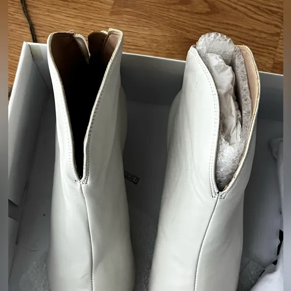 SCHUTZ KITTEN HEEL LOW HEEL BOOTS BOOTIES 8
