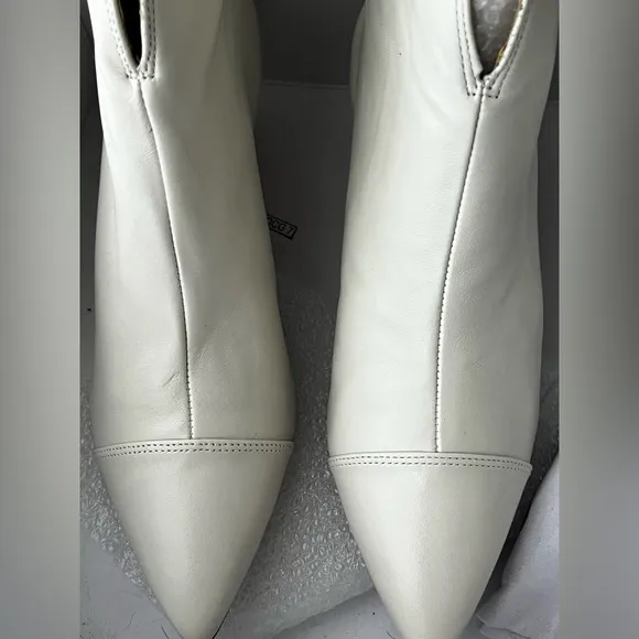 SCHUTZ KITTEN HEEL LOW HEEL BOOTS BOOTIES 8