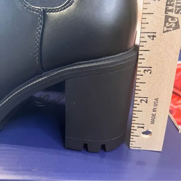 Scoop Black Faux Leather Chunky Heeled Heel Go Go Style Chelsey Boots NWT
