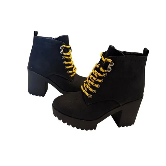 Seven7 Women's Black Ankle Booties Lug Sole Chunky Heel Casual Size 6