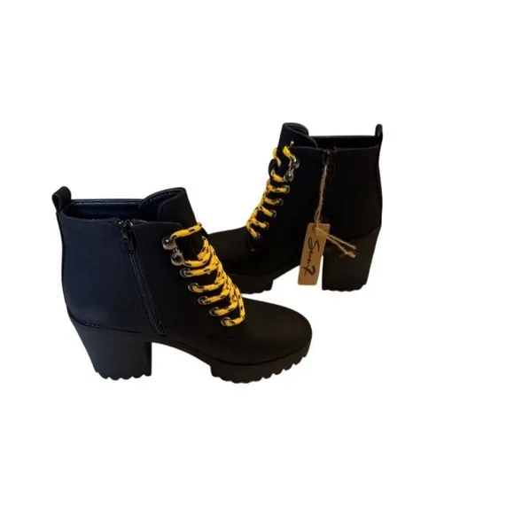 Seven7 Women's Black Ankle Booties Lug Sole Chunky Heel Casual Size 6