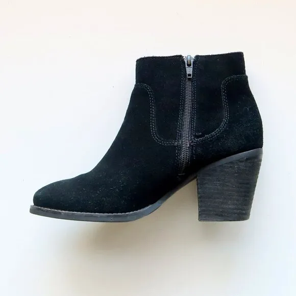 Seychelles Black Suede Leather Round Toe Block Heel Ankle Boots / Booties 7.5