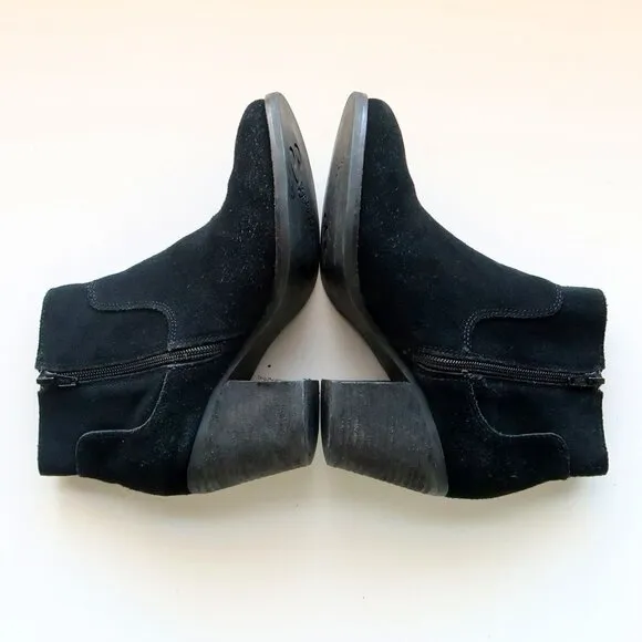Seychelles Black Suede Leather Round Toe Block Heel Ankle Boots / Booties 7.5