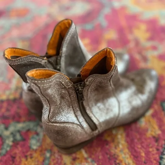 Seychelles for Anthropologie | Women’s silver distressed Lucky Penny ankle boots