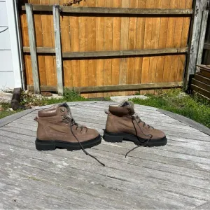 Seychelles Women's Brown Lace-Up Leather Platform Boots size 9