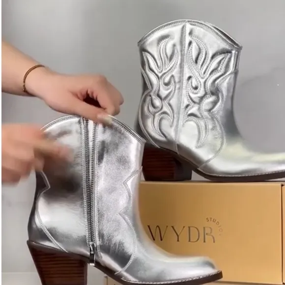 Silver Jolene Embroidered Western Leather Ankle Boots