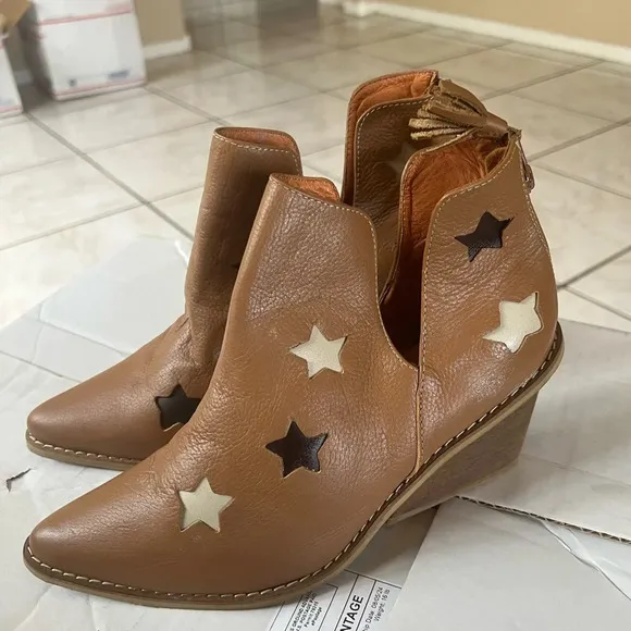 Silvia Cobos Shoot For The Moon Boots Honey, Various Sizes NWOB