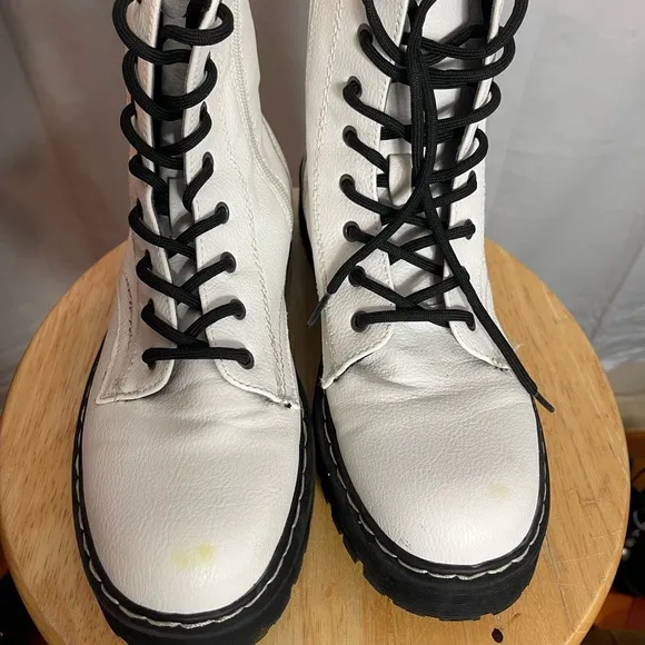Sincerely Jules White Leather Harley Lug Combat Boots Size 10