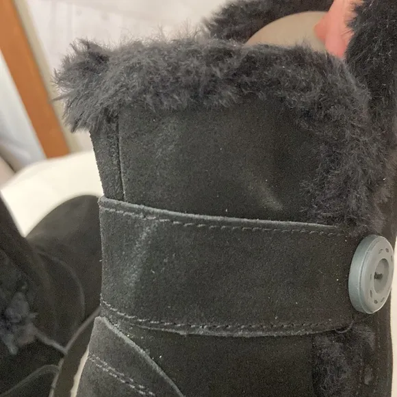 Skechers Size 5 Keepsakes Wedge-cozi Peak Black Suede Boots