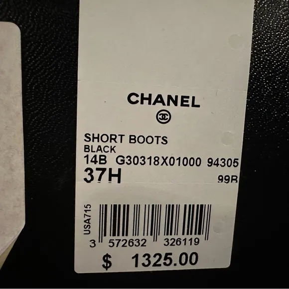 Sleek Black Heeled Boots with Chunky Block Heel