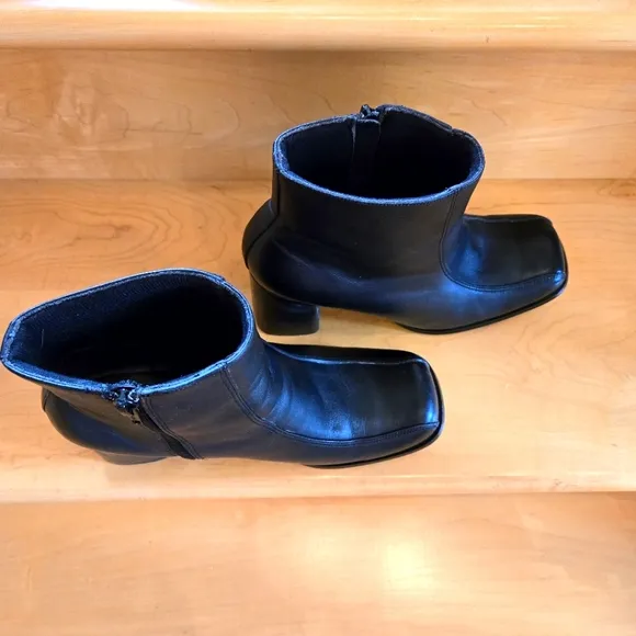 Sleek Black Woman's Ankle Boots with Chunky Heel, Size 10