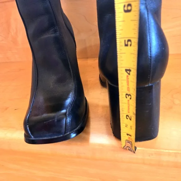 Sleek Black Woman's Ankle Boots with Chunky Heel, Size 10