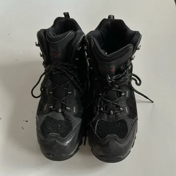 Snow black boots Norti V 8 size 8.5. Waterproof