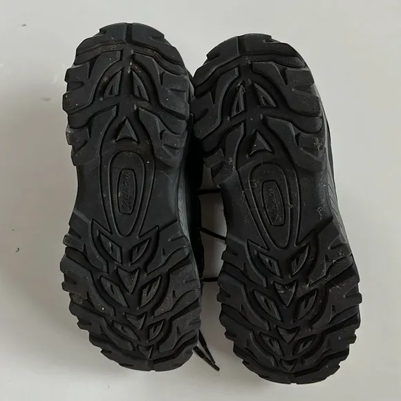 Snow black boots Norti V 8 size 8.5. Waterproof
