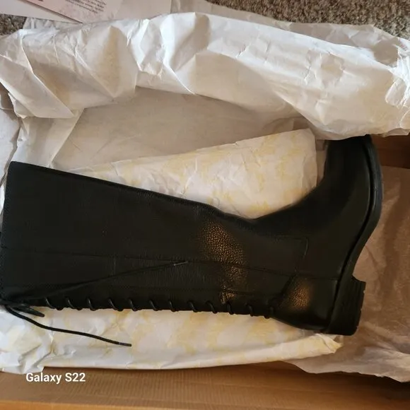 Sofft &quot;Sharnell II&quot; Black Leather boots. NIB. Size 6