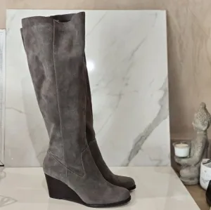 SOLE SOCIETY Gray Suede Knee-High Wedge Boots Size 10