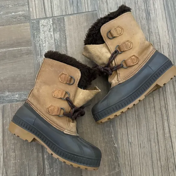 Sorel badger snow boots size 4