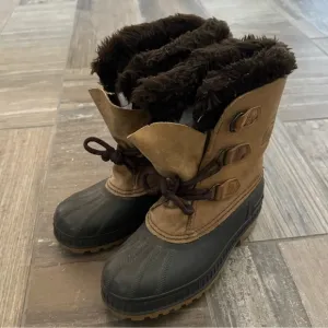 Sorel badger snow boots size 4