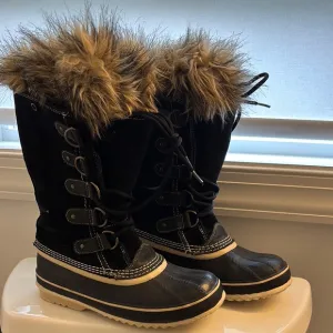 Sorel Black and Tan Lace Up Boots with Faux Fur Trim