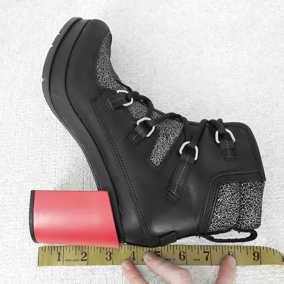 SOREL Blake Shatter Lace-Up Heeled Ankle Boots US 8.5
