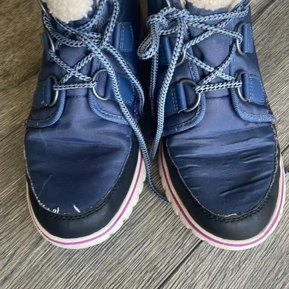 Sorel boots Women's explorer carnival boot size 9.5 Blue boots