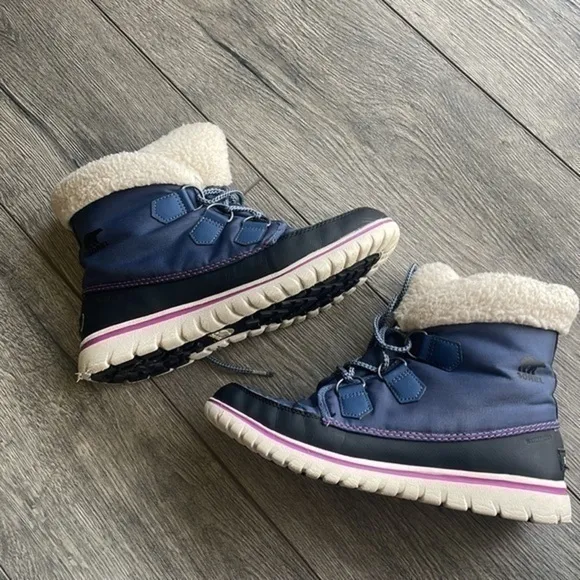 Sorel boots Women's explorer carnival boot size 9.5 Blue boots