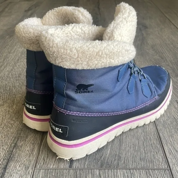 Sorel boots Women's explorer carnival boot size 9.5 Blue boots