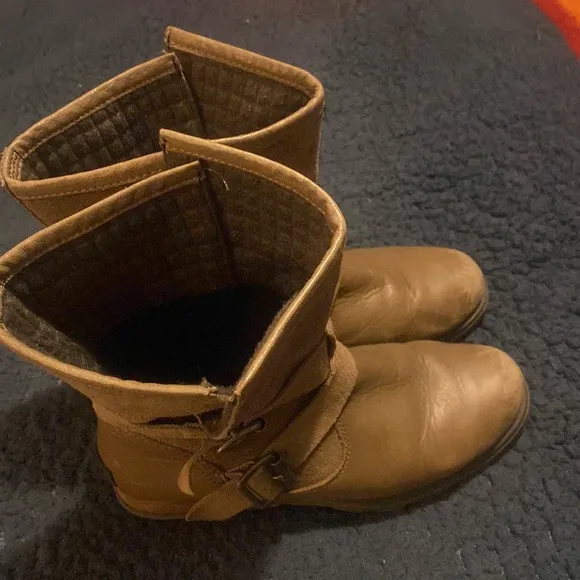 Sorel buckle boots