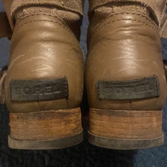 Sorel buckle boots
