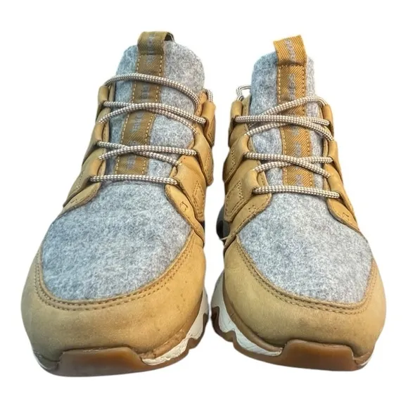 Sorel Caribou Leather Boot women’s Tan and Gray Lace-Up hiking Boots 6