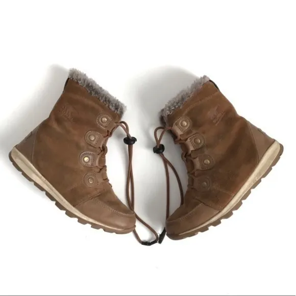 Sorel Childrens Whitney Suede Leather Boots size 4