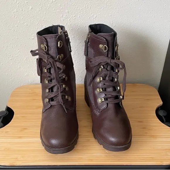 Sorel Emelie Conquest Brown Waterproof Combat Boots Size: Youth 5/ Women’s 7