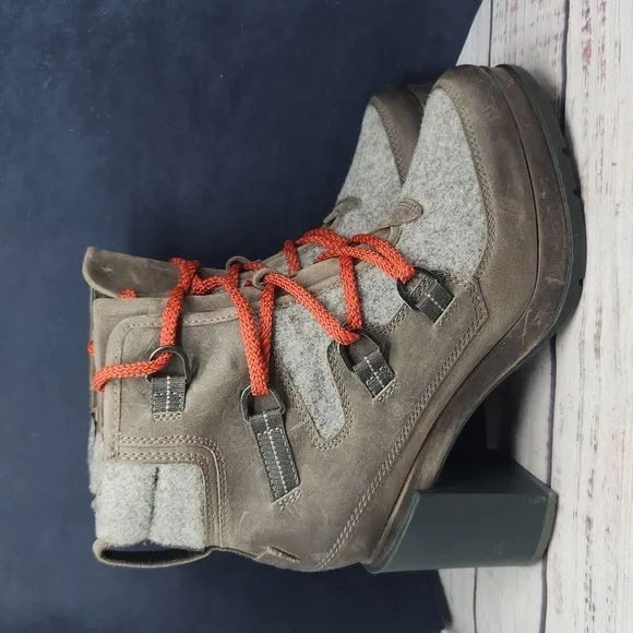 SOREL | EUC Tall Block Heeled Hiker Boots Blake Lace Size US 7.5