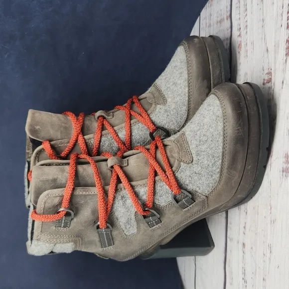 SOREL | EUC Tall Block Heeled Hiker Boots Blake Lace Size US 7.5
