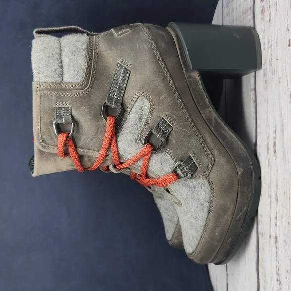SOREL | EUC Tall Block Heeled Hiker Boots Blake Lace Size US 7.5