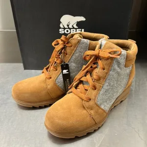 SOREL Evie ankle waterproof lace-up boots. New in box.