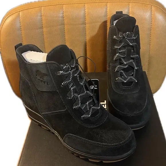 Sorel Evie Sport Lace Up Black Suede Size 6