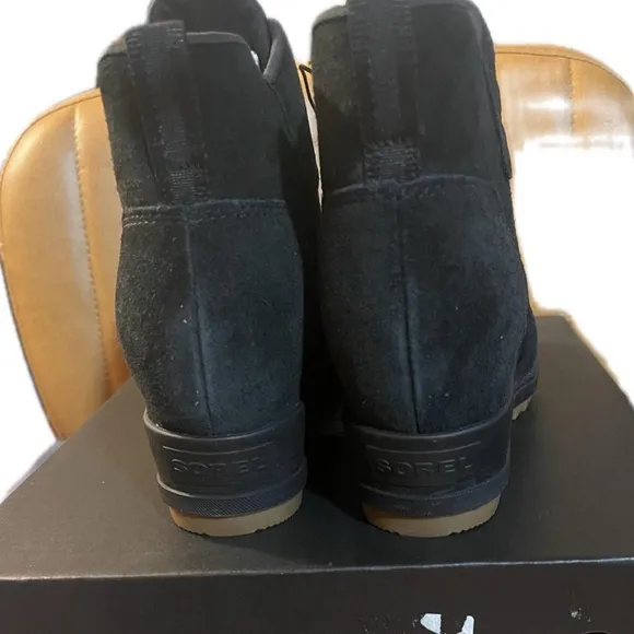 Sorel Evie Sport Lace Up Black Suede Size 6